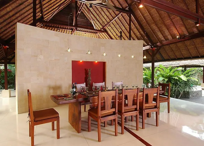 ヴィラ Kanti - 5 Bedroom Private With Swimming Pool ウブド