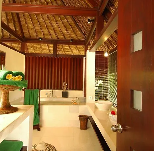 ヴィラ Kanti - 5 Bedroom Private With Swimming Pool ウブド